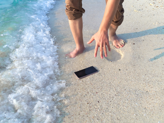 Dropped phone on the beach