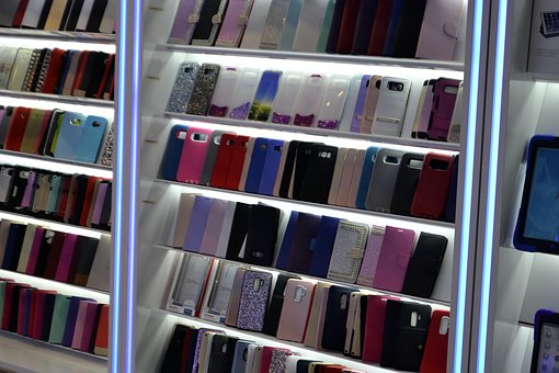 A shop with phone cases on itsshelves