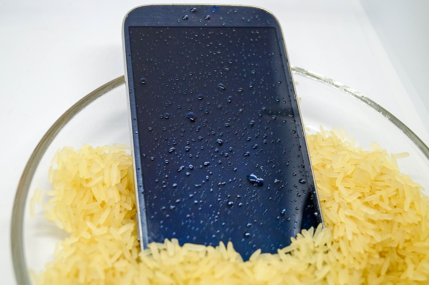 phone wet placed in rice